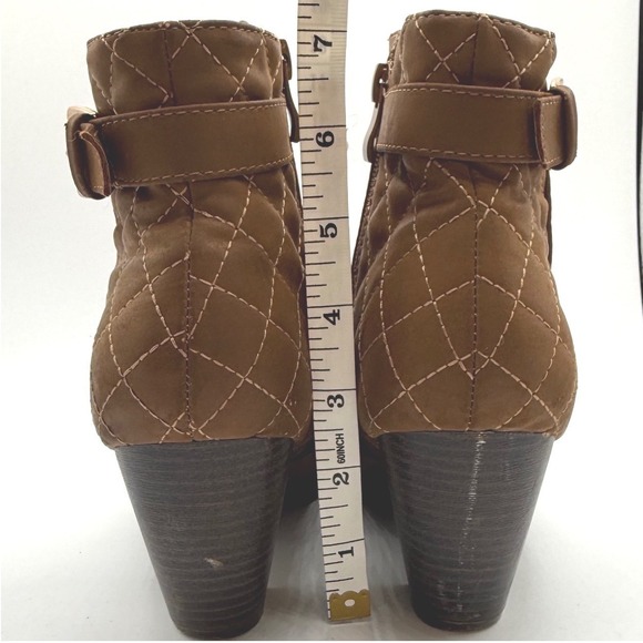 Tan Quilted Buckle Ankle Boots Block Heel Side Zip Almond Toe Size 9 - Picture 3 of 10